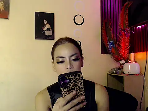 hottranspinay22 webcam