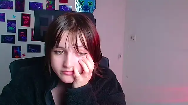 Alice_Wonderme webcam