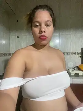 AngelaBlondee webcam