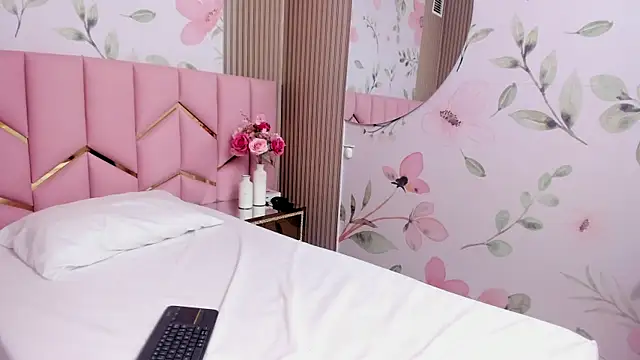 Saritasweet18 webcam