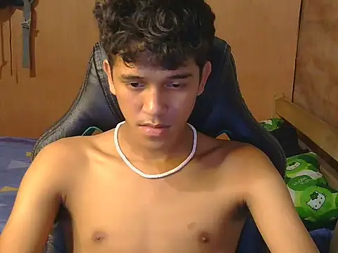 hugekenbigcock webcam