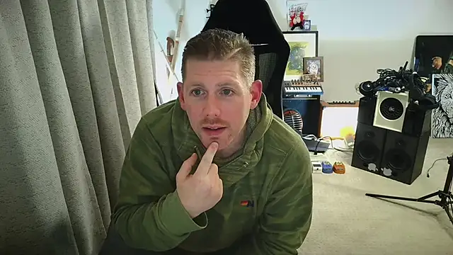 God_Of_ThundeRR webcam