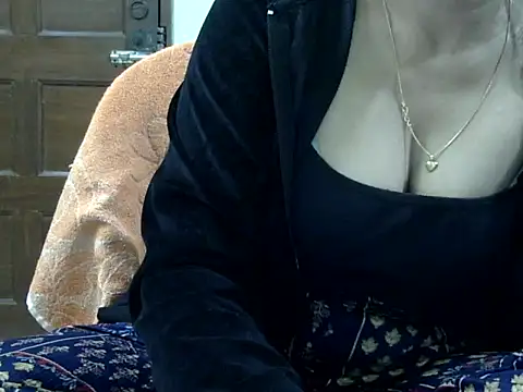 CHAMELI4747 webcam