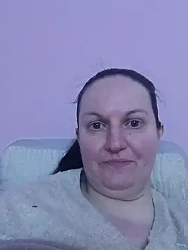 BustyLadyAlma webcam