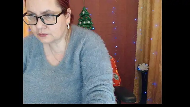 PlayfullMature webcam