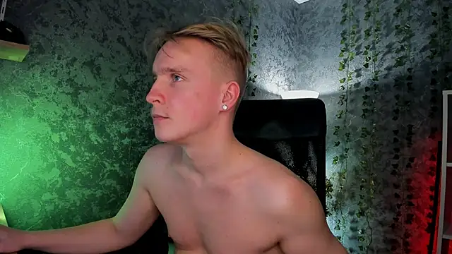 AlexxSweet webcam