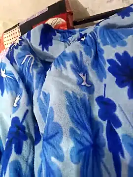 Lovely_priya1001 webcam