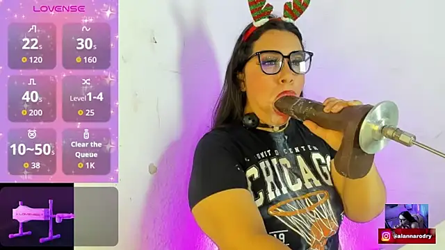 Alanna-sloppy webcam