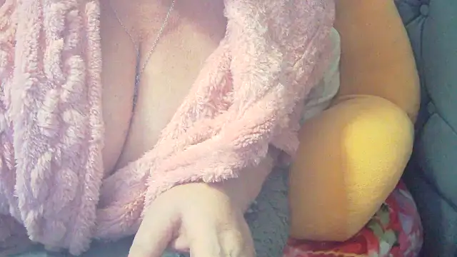 Playful_MILF_Demi webcam