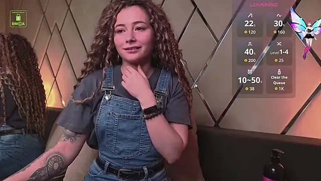 Ishtar_Divine webcam