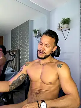 ARON_TAYLER01 webcam