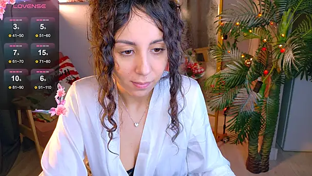 curly_jade webcam