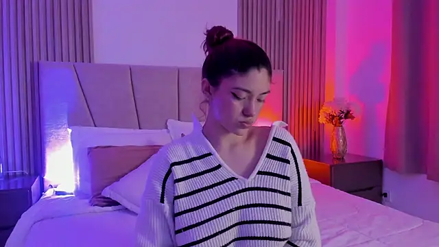 Victoria_Beaumont webcam