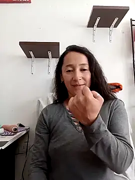 Webcam Model (emilypoppy3)  is live.Free join now!