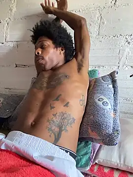 Larry-n-clouds webcam