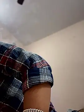 Guru_pinkhead webcam