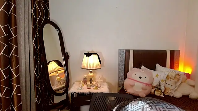 AmazingDivina webcam