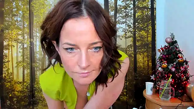 vicioussiren - ViciousSiren's free webcam - UK Sex Cams