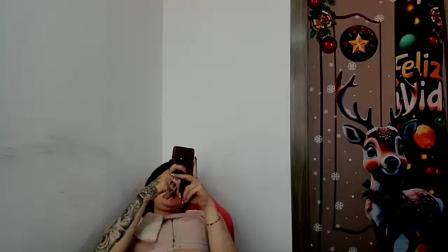 Sweet-Suck69 webcam