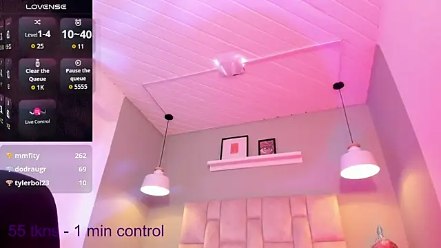 Lucy_Williiams webcam