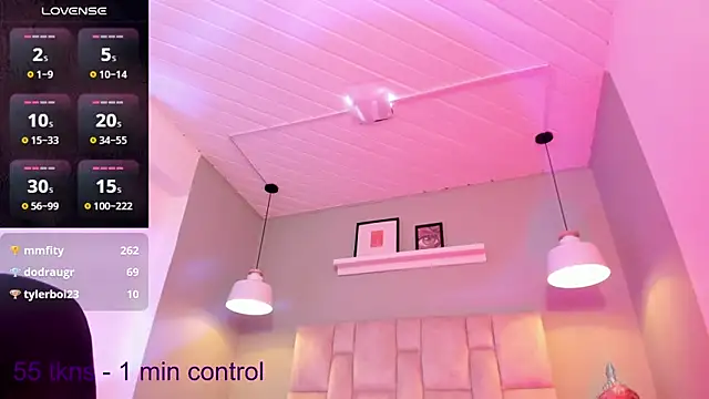 Lucy_Williiams webcam