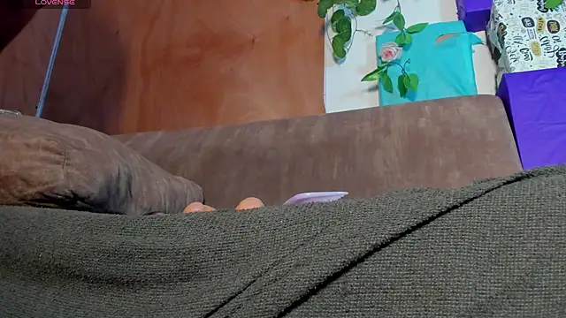 adhara_hotter webcam