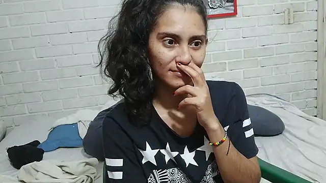 valeriaswang_Lucas webcam