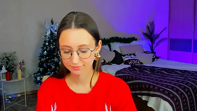 YourLovellyStory webcam