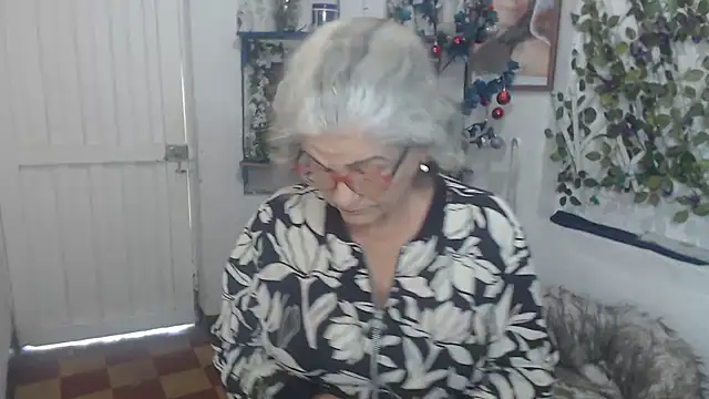 FunnyGrandma webcam
