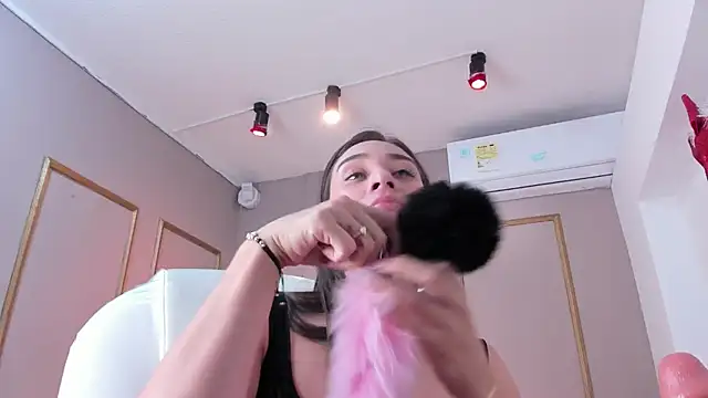 NahimiThompson webcam