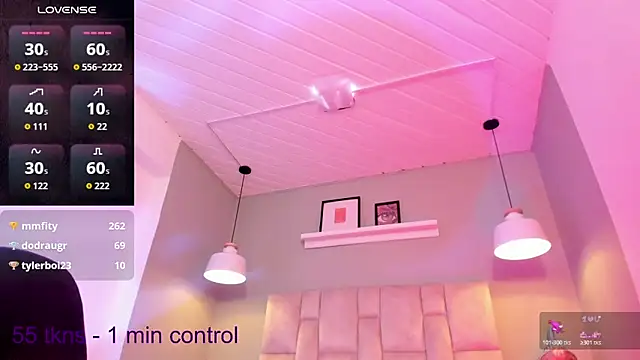 Lucy_Williiams webcam