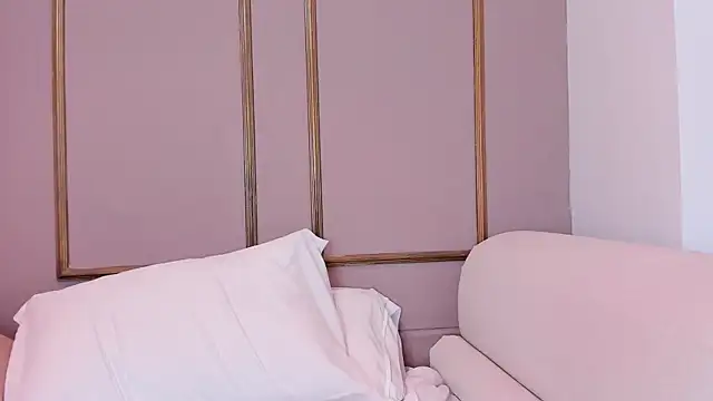 NahimiThompson webcam