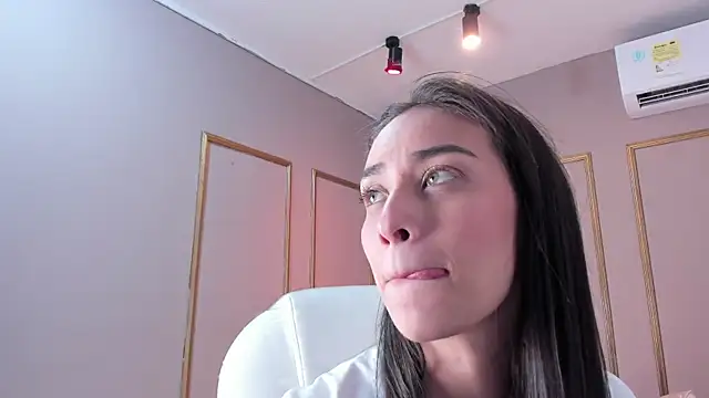 NahimiThompson webcam