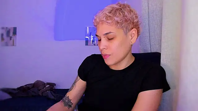 Charlee_pink webcam
