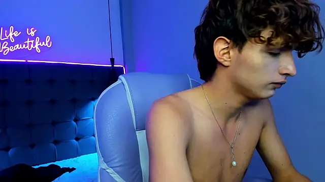 NicolasFerrer18 webcam