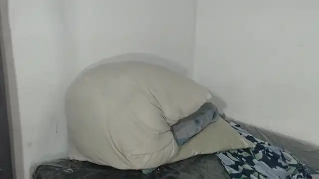 cirosky_elchicopolla webcam