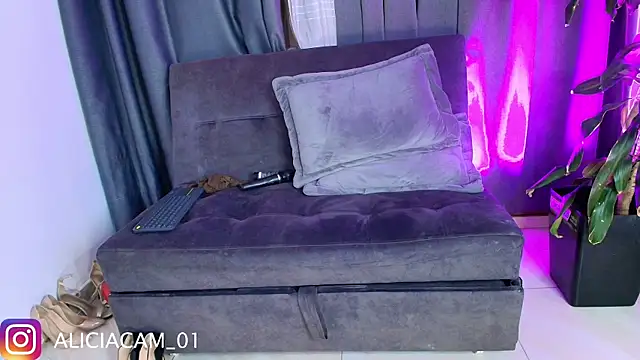Aliciawonderxx webcam