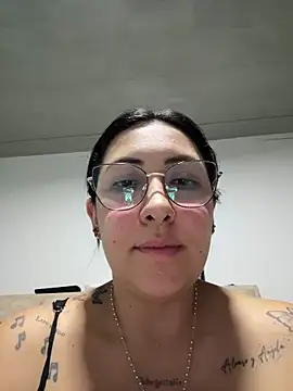 you-kitty2025 - You-kitty2025's free webcam - UK Sex Cams