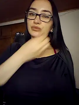 Webcam Model (preetypeach)  is live.Free join now!