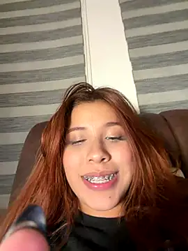 Webcam Model (crystal_bunny7)  is live.Free join now!