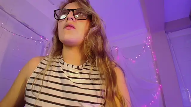 Giia_paiige18 webcam