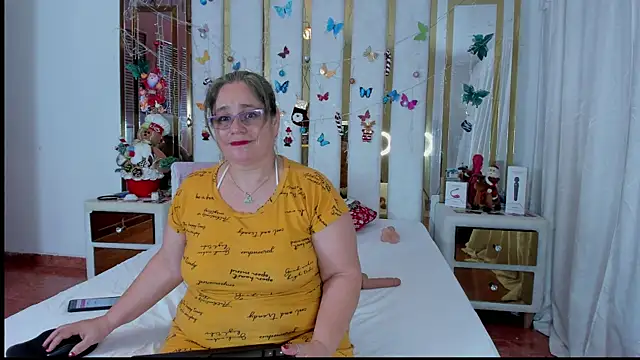 AnyelaGitanaMature webcam