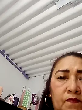 linda_luna29 - Linda_luna29's free webcam - UK Sex Cams