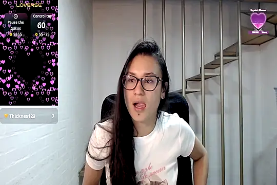 Jessie_Desire webcam