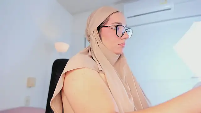 ayha_khalaf - Ayha_khalaf's free webcam - UK Sex Cams