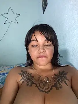 KattalellaGomez webcam