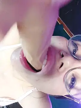 valentina_swallow webcam