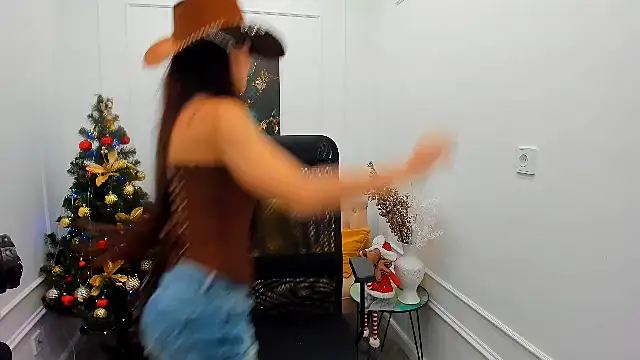 TiffanyYounge webcam