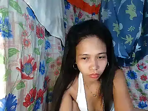 PinaySkinnyGirl webcam