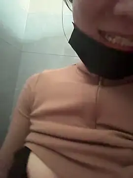 美女DDREBA在线直播